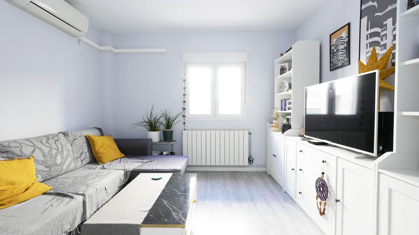 Sala d'estar de Pis en venda en  Madrid Capital amb Aire condicionat i Calefacció