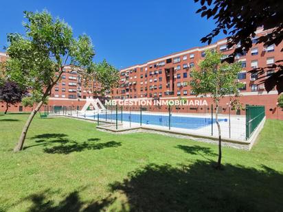 Vista exterior de Pis en venda en Fuenlabrada amb Calefacció, Jardí privat i Parquet