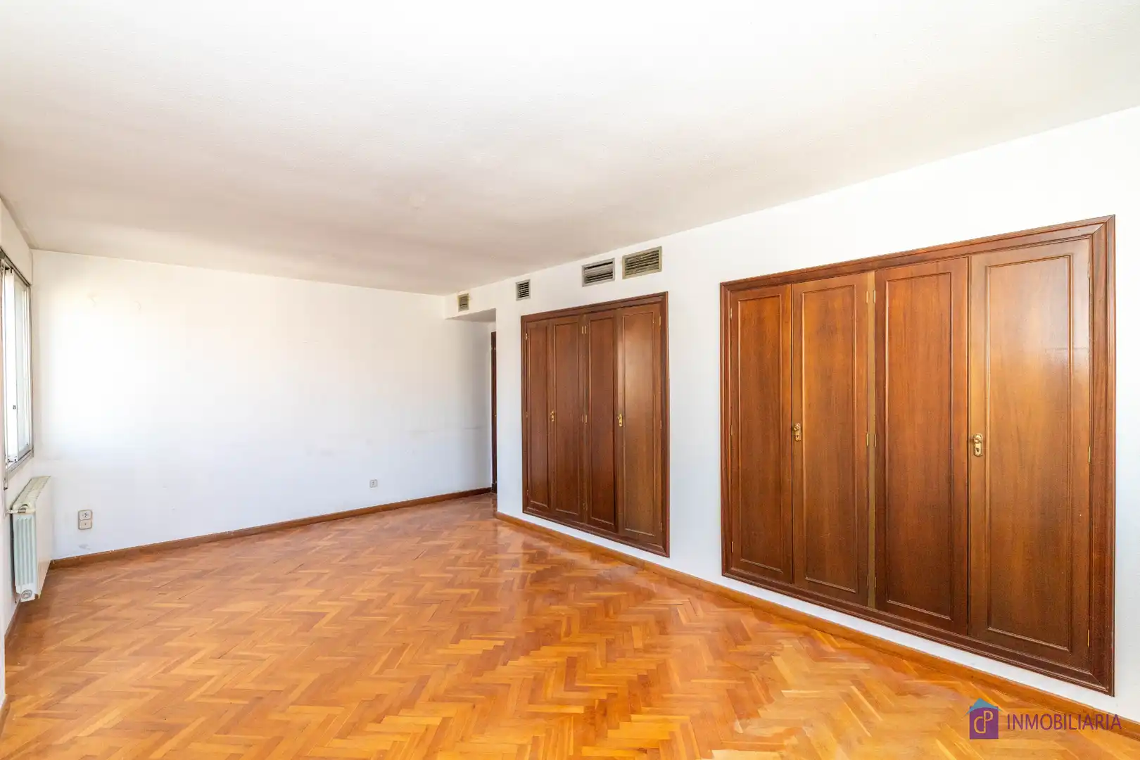 Flat for sale in Zaragoza  with Air Conditioner and Heating