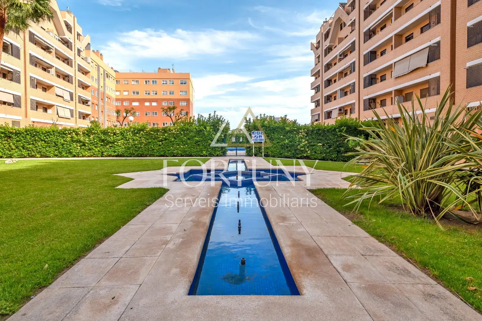 Vista exterior de Piso en venta en Reus con Piscina comunitaria