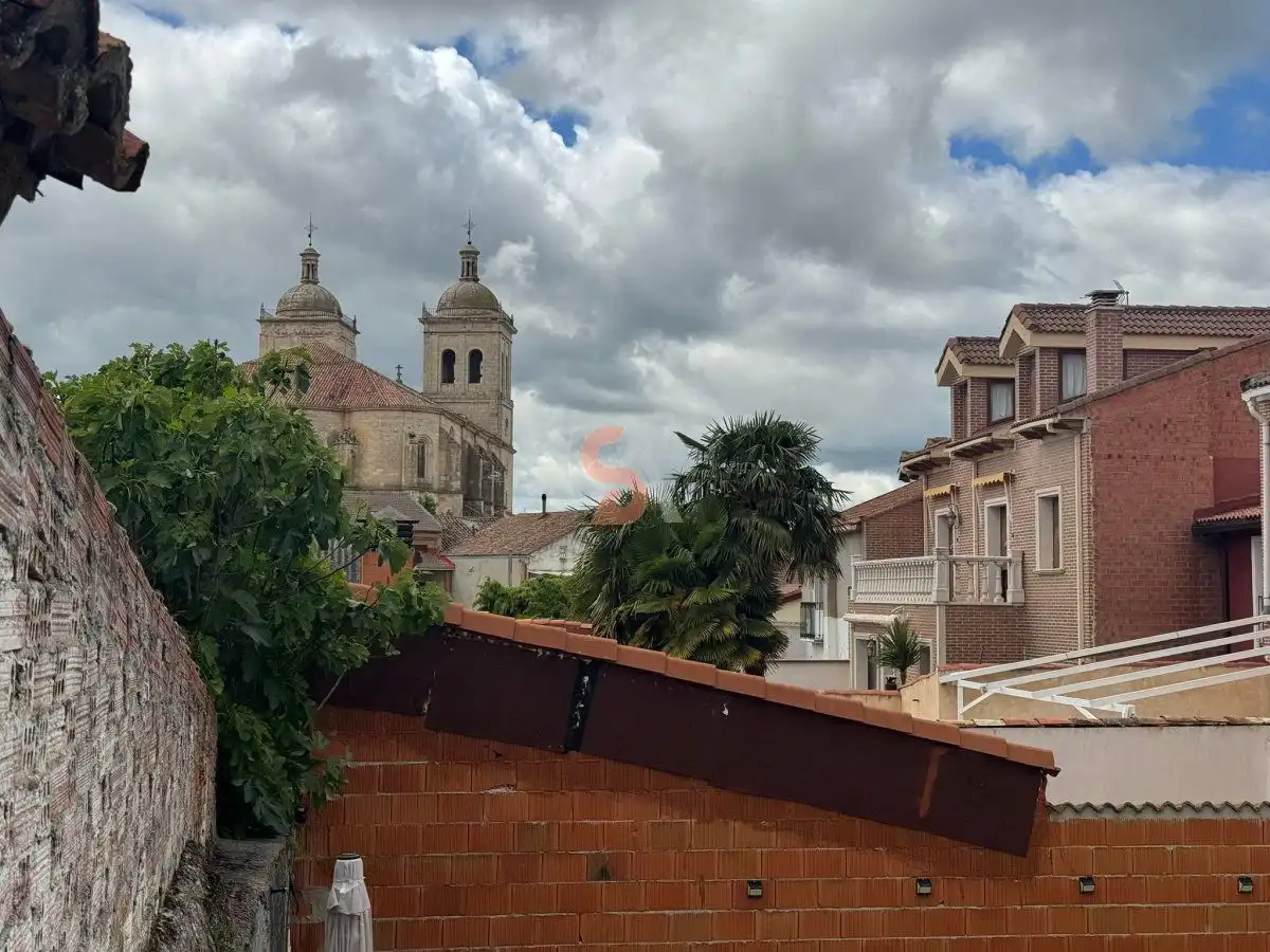 Vista exterior de Piso en venta en Cigales con Calefacción, Terraza y Trastero