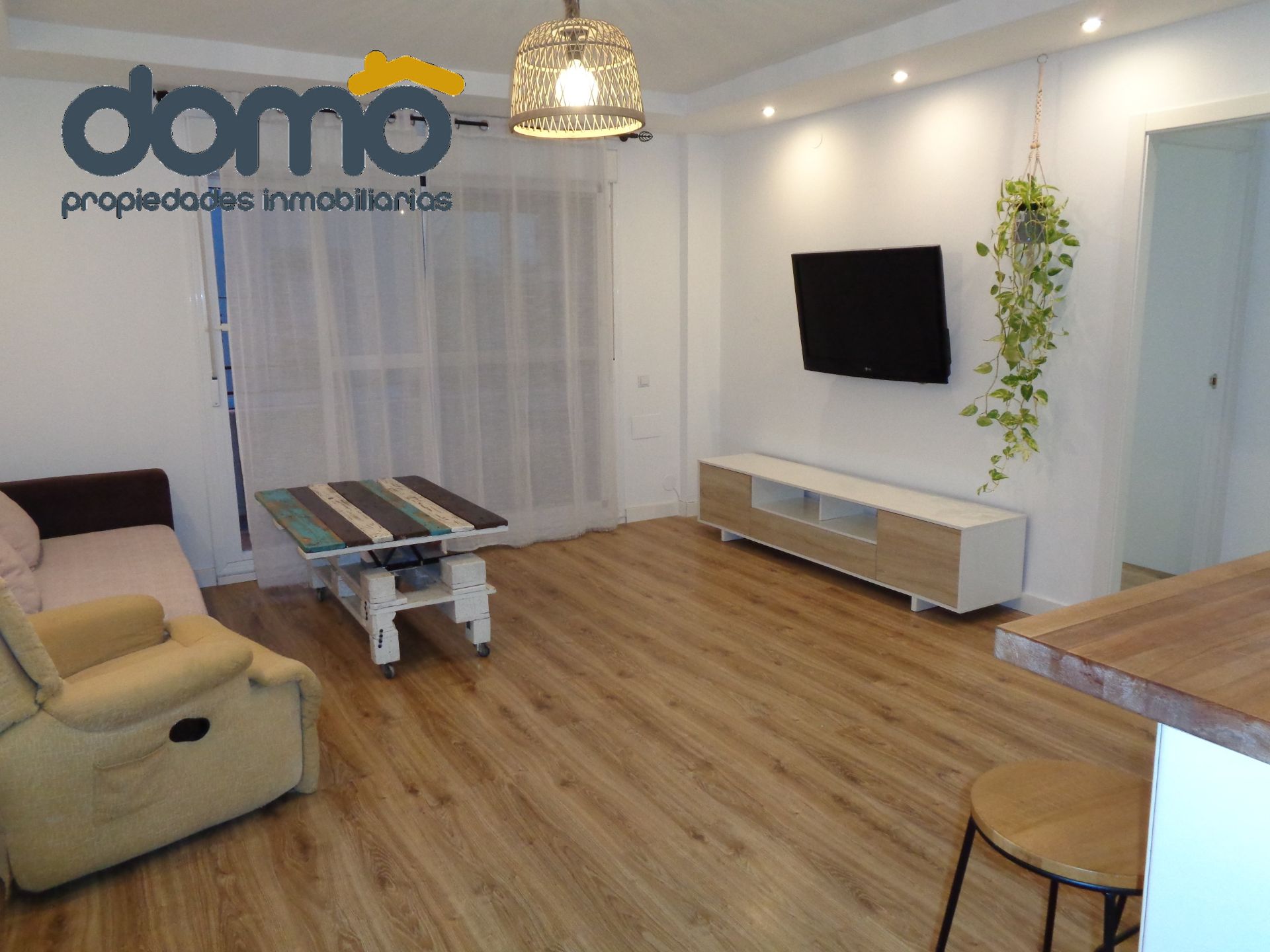 Living room of Flat to rent in  Almería Capital  with Air Conditioner, Terrace and Washing machine