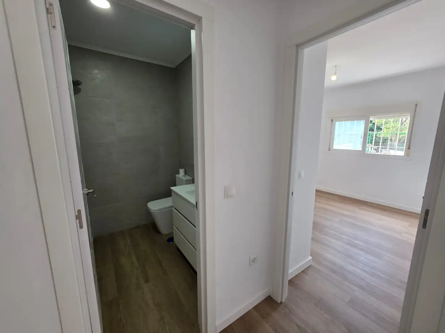 Bathroom of Apartments for sale in Benalmádena  with Terrace and Community pool