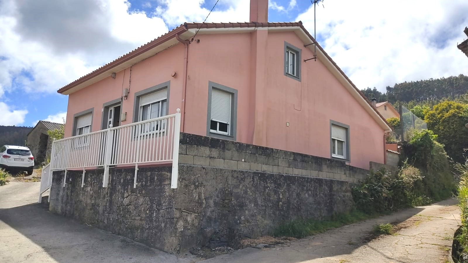 Vista exterior de Casa o xalet en venda en Cabana de Bergantiños amb Jardí privat, Parquet i Moblat