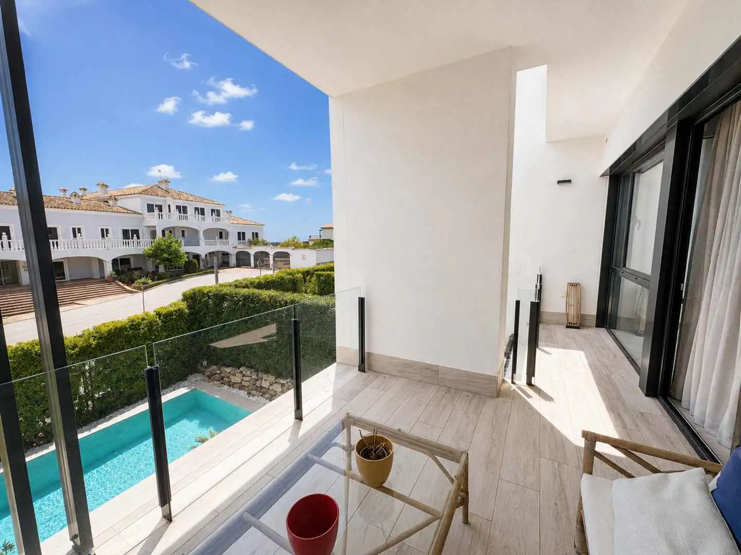 Terrassa de Casa adosada en venda en Sotogrande amb Aire condicionat, Calefacció i Jardí privat