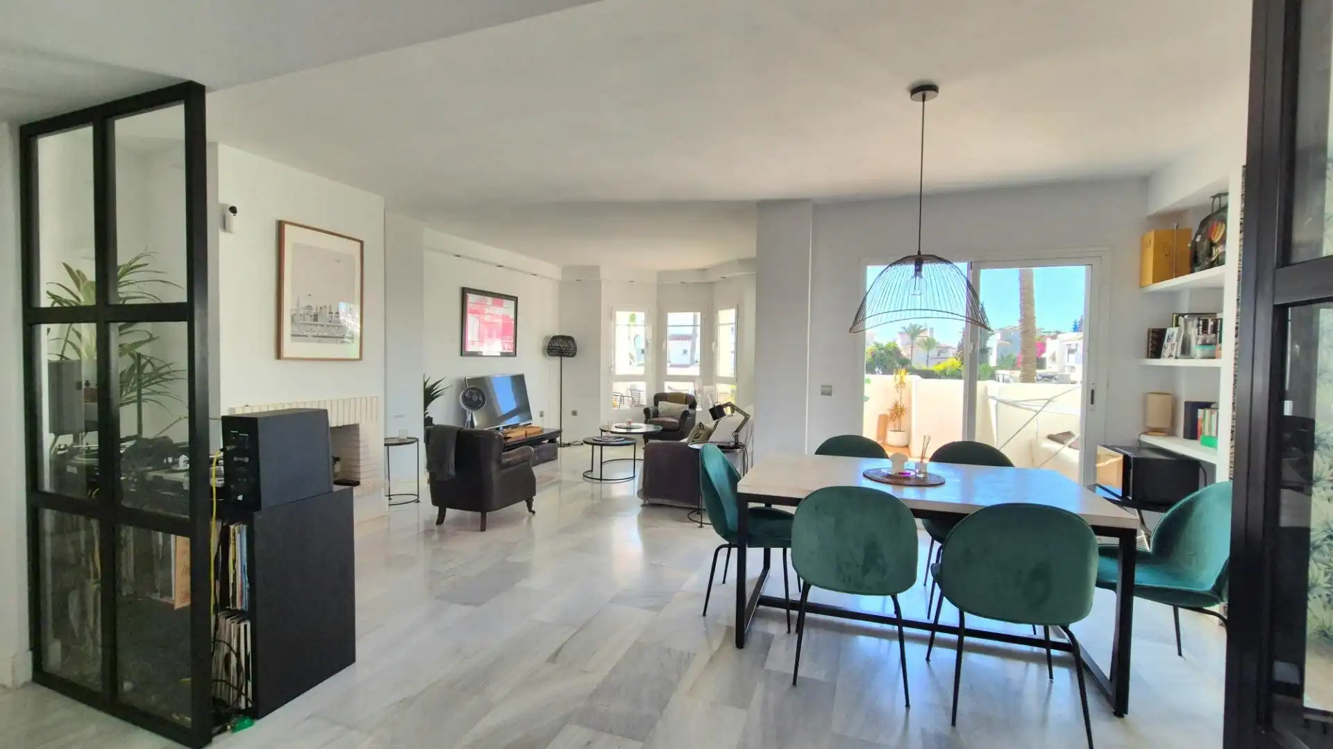 Menjador de Apartament en venda en Nueva Andalucía