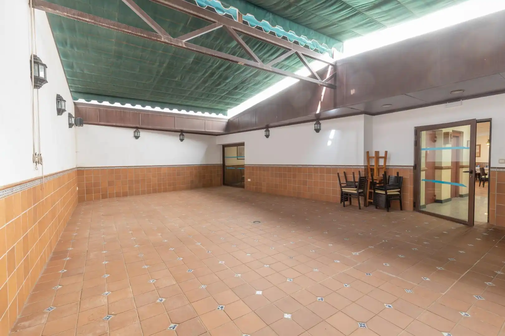 Gebäude zum Verkauf in La Zubia Ciudad