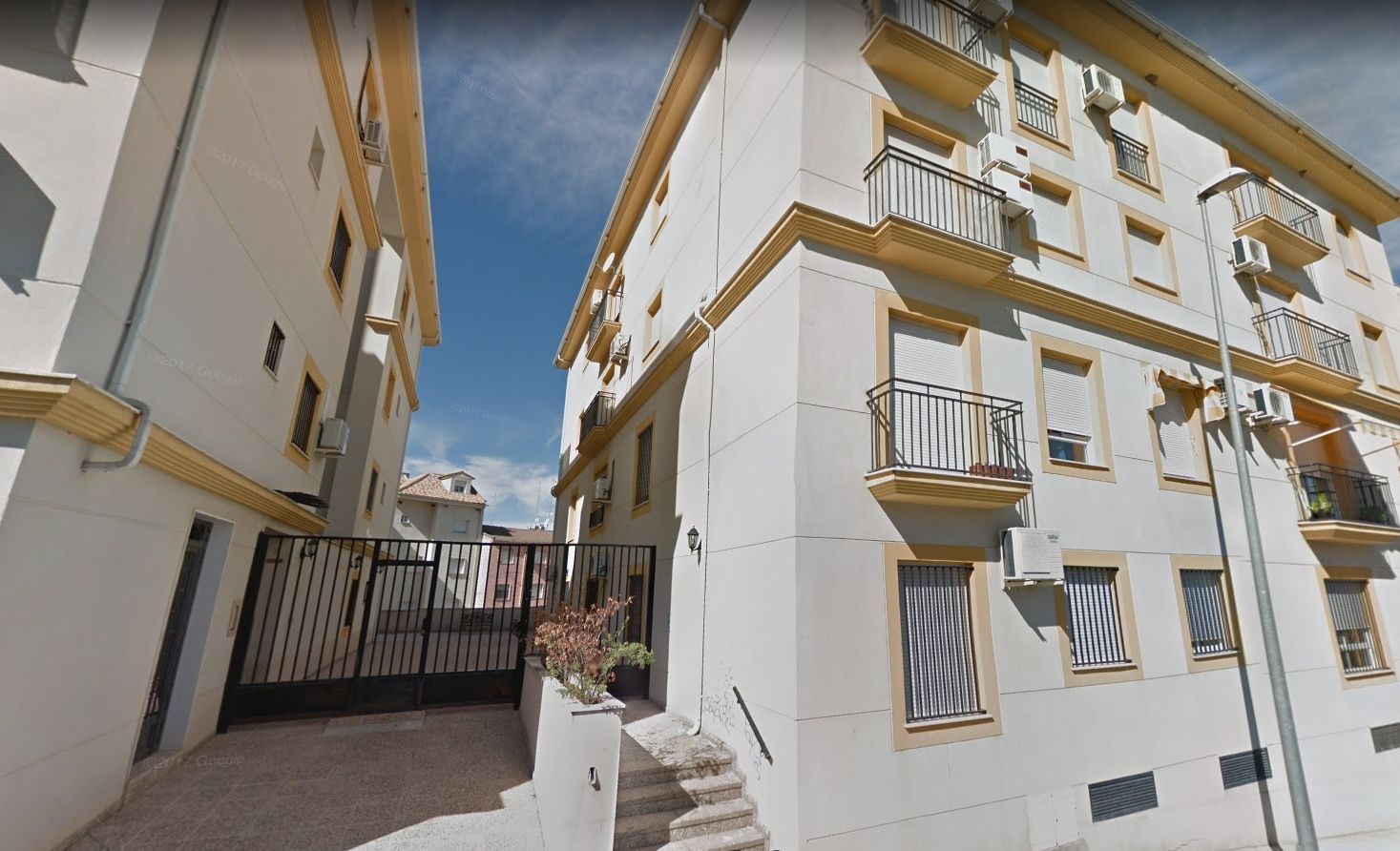 Vista exterior de Garatge de lloguer en Linares