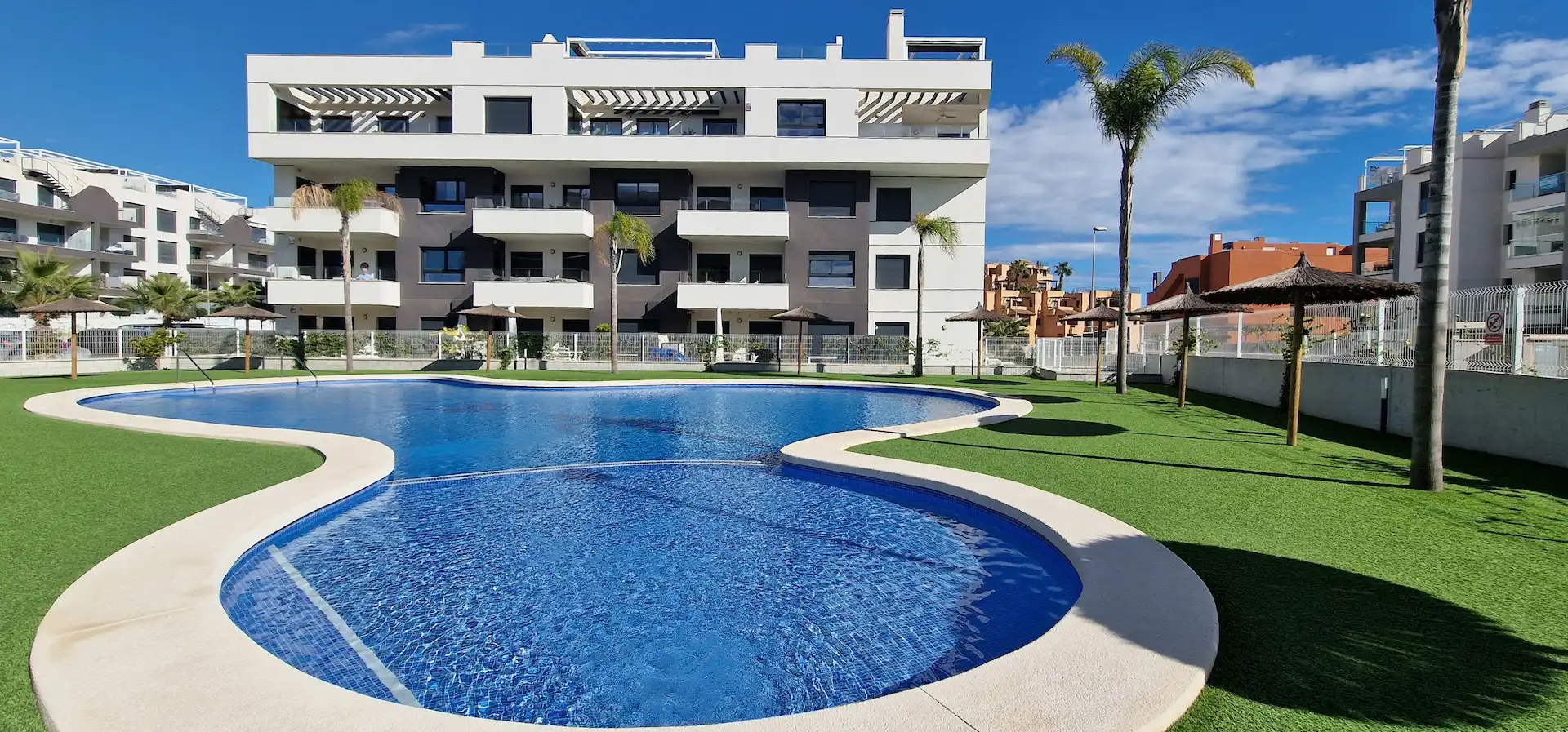 Piscina de Apartamento de alquiler en Orihuela con Aire acondicionado, Calefacción y Terraza