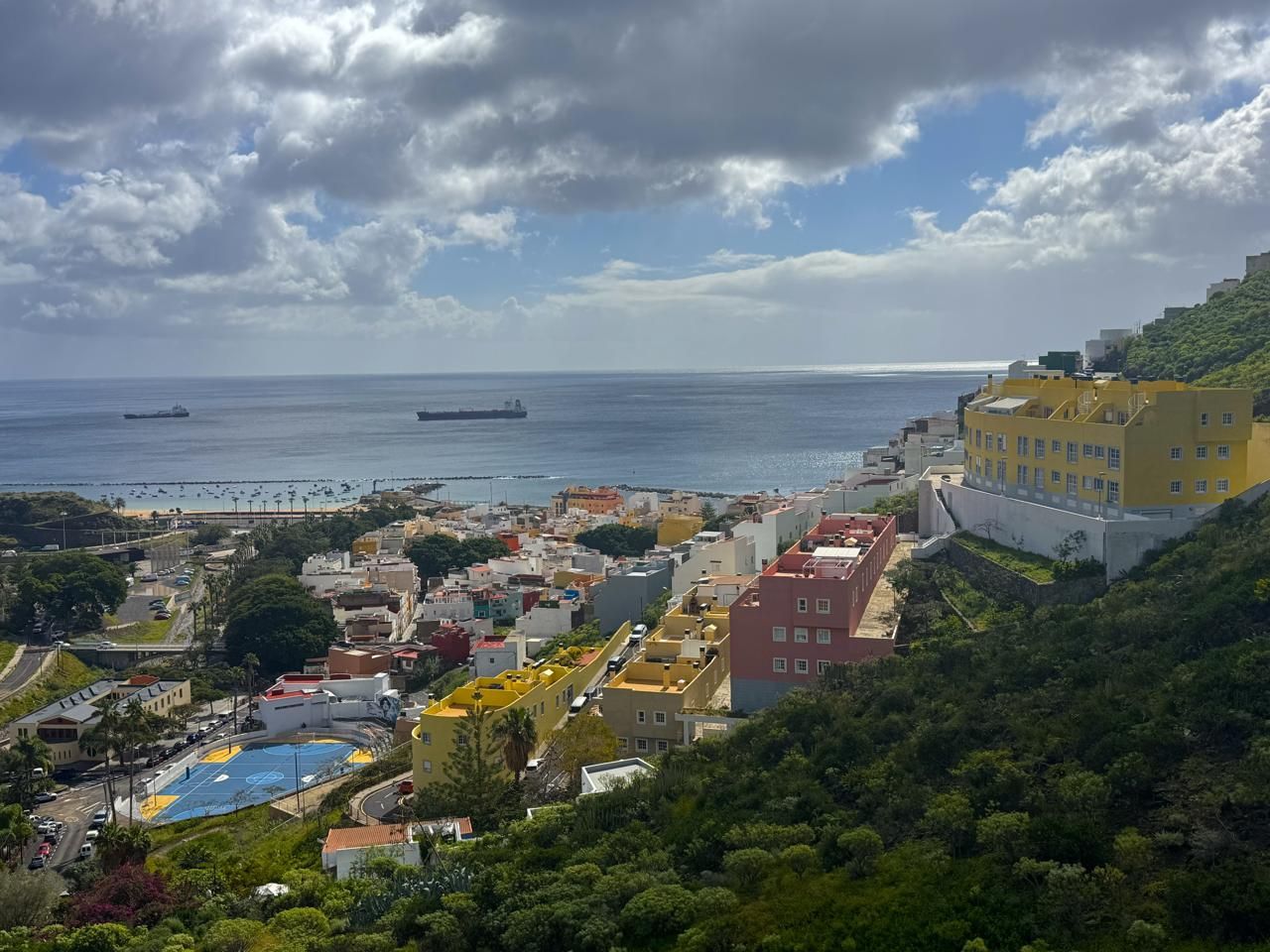 Exterior view of Attic for sale in  Santa Cruz de Tenerife Capital  with Air Conditioner, Terrace and Storage room
