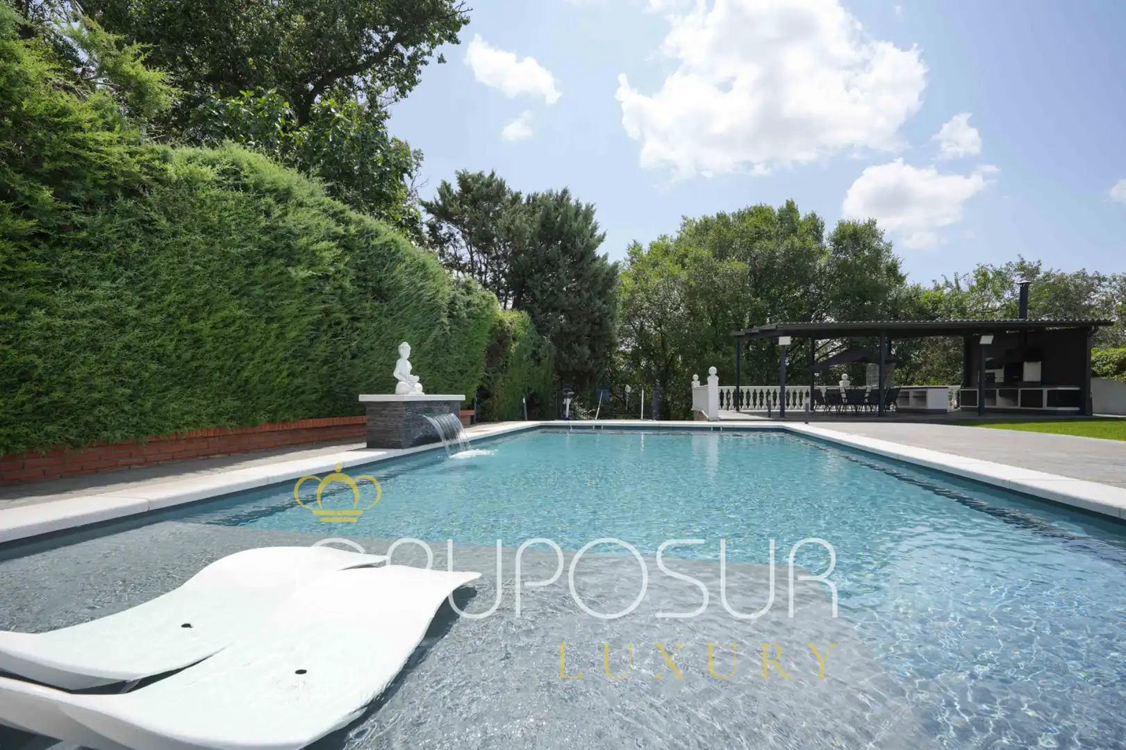 Piscina de Casa o chalet en venta en Valladolid con Aire acondicionado, Calefacción y Jardín privado