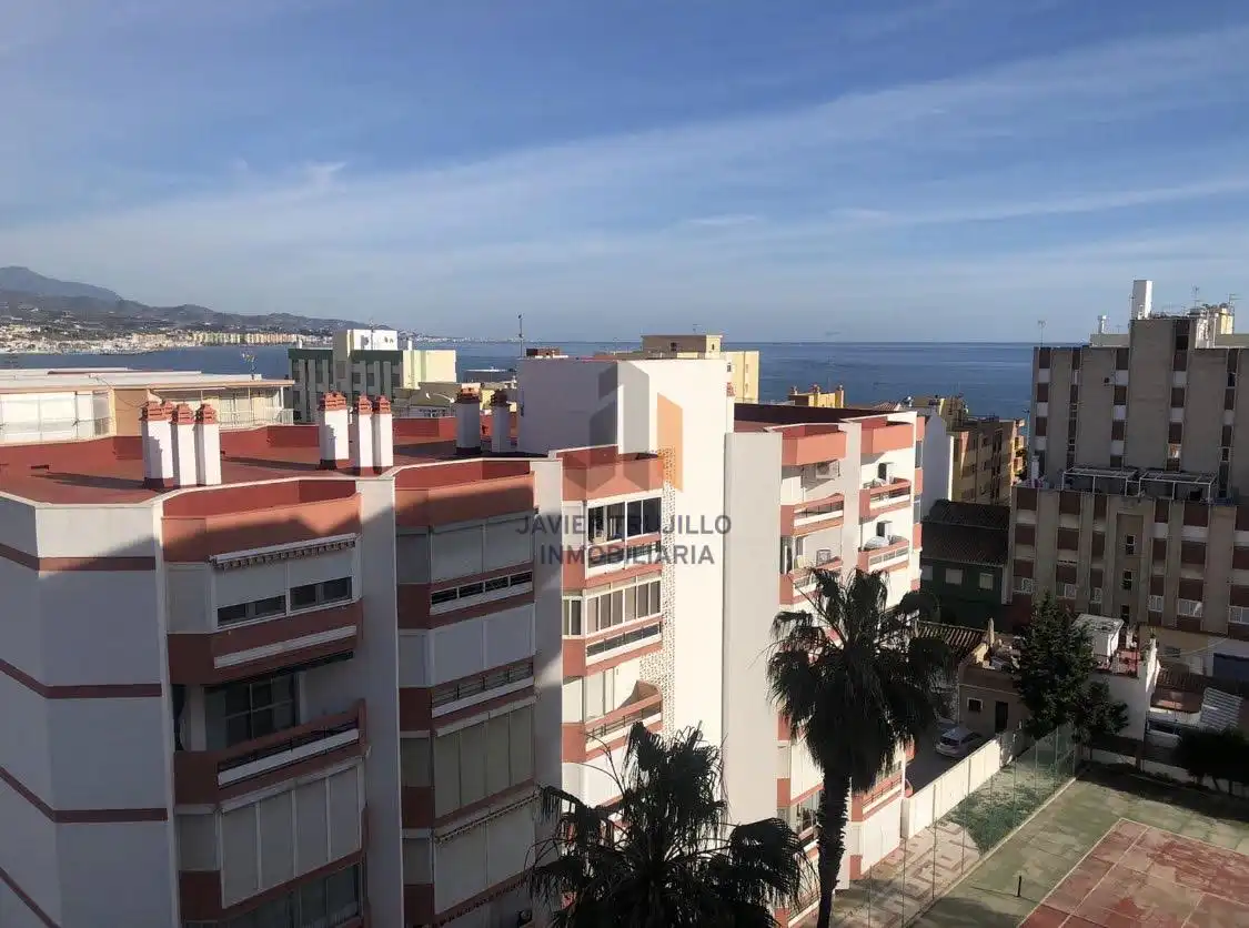 Vista exterior de Estudi de lloguer en Vélez-Málaga amb Aire condicionat, Piscina i Moblat