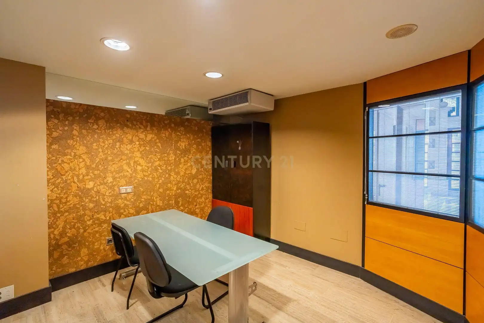 Local en venta en Marbella con Aire acondicionado