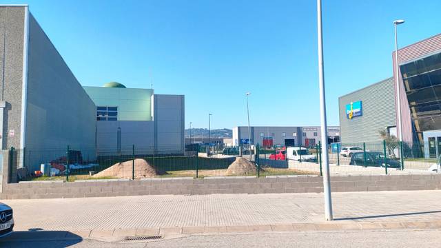Terreno industrial en Venta en Carrer Unicef, 25 en Barri dels Escriptors