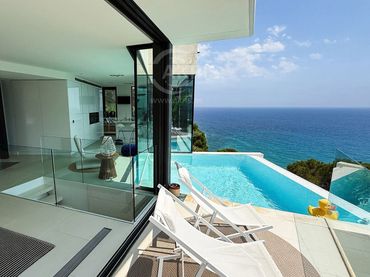 Chalet con piscina en venta en Rosamar