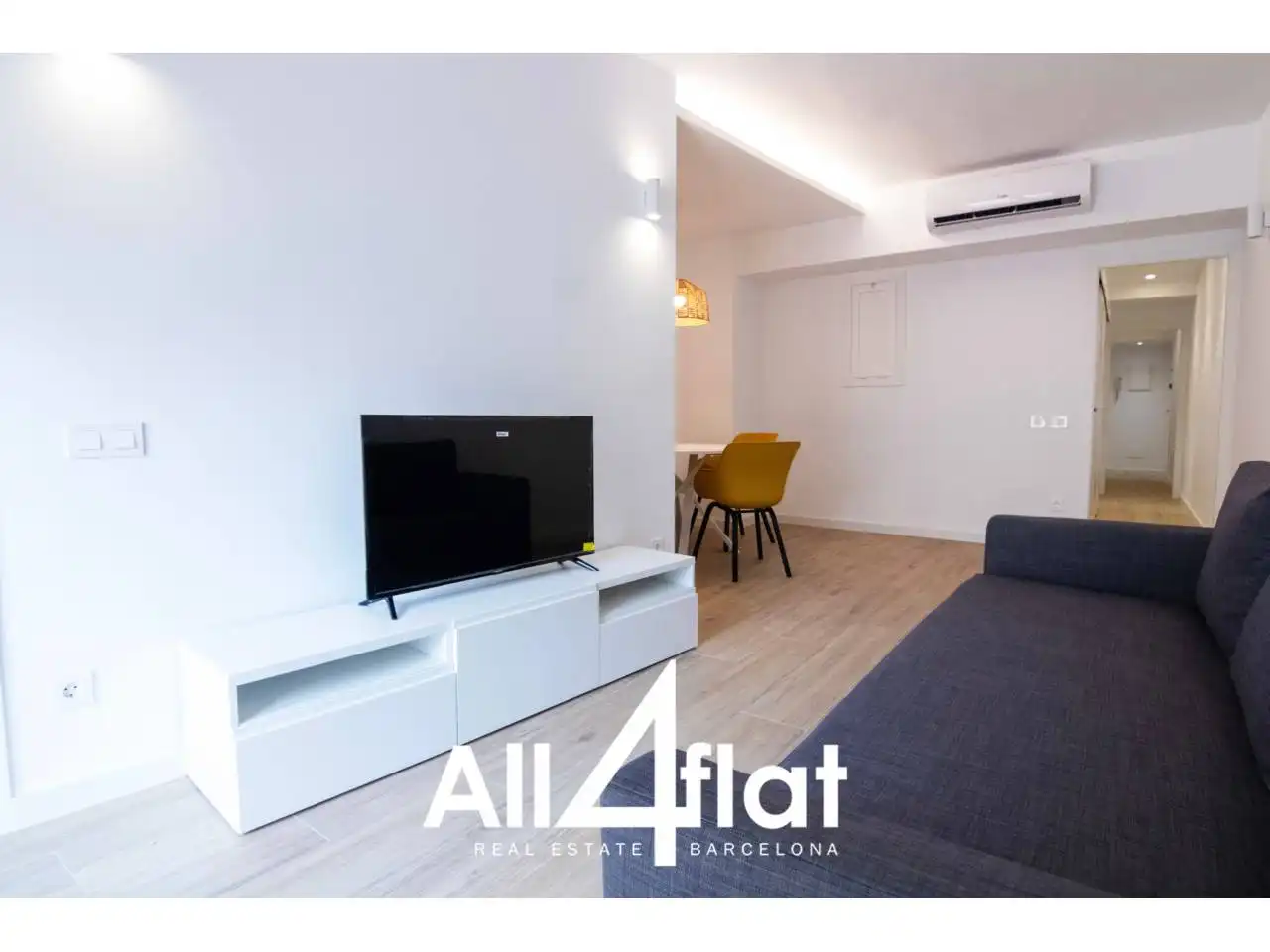 Sala de estar de Estudio de alquiler en Barcelona con Aire acondicionado, Calefacción y Parquet