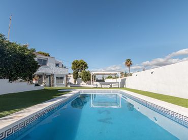 Xalet amb balcó de lloguer a L'Albir