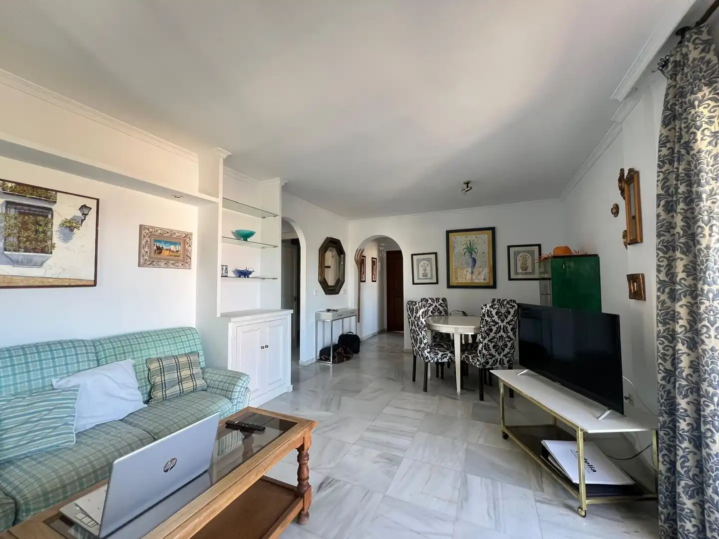 Living room of Flat for rent in Nueva Andalucía
