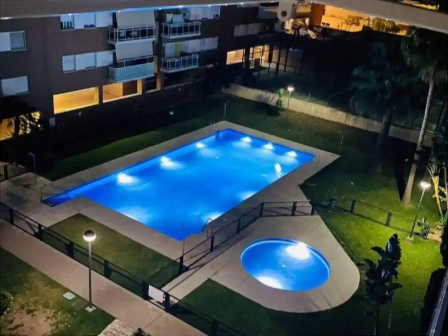 Piscina de Pis de lloguer en Puerto Real amb Piscina i Balcó