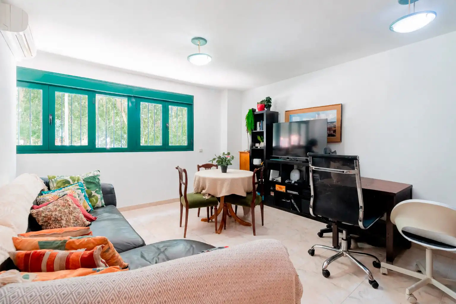 Wohnzimmer von Wohnung zum Verkauf in Pinto mit Heizung