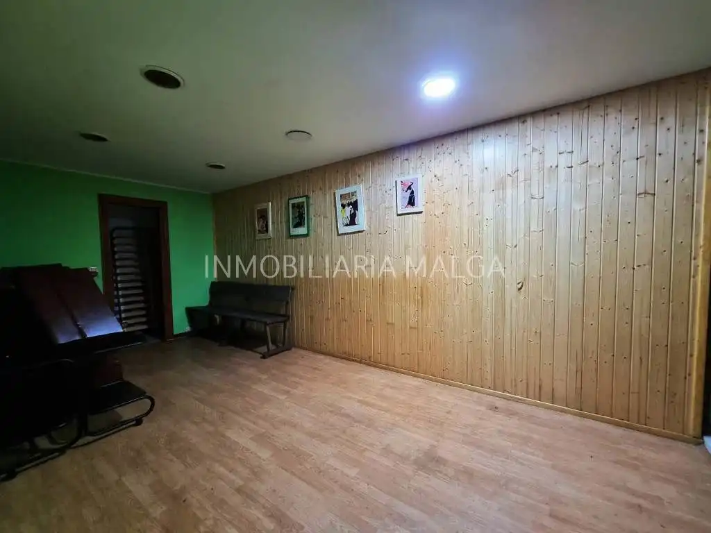 Commercial properties for sale in Colunga