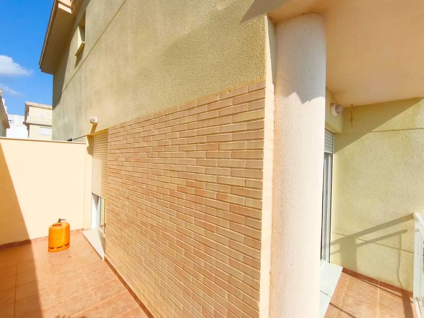 Vista exterior de Pis de lloguer en Favara amb Terrassa, Piscina i Balcó