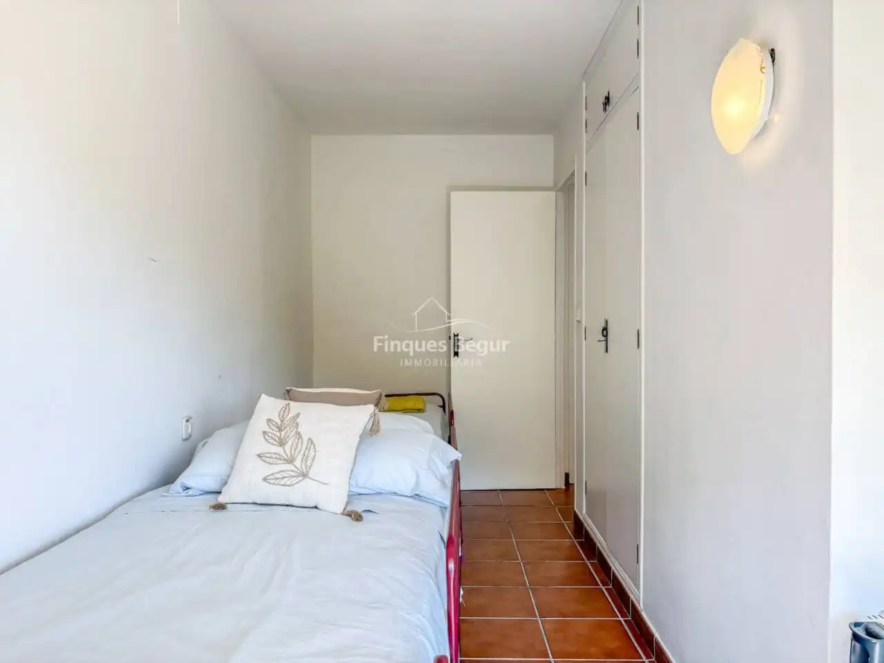 Bedroom of Apartments for sale in Begur  with Terrace, Furnished and Balcony