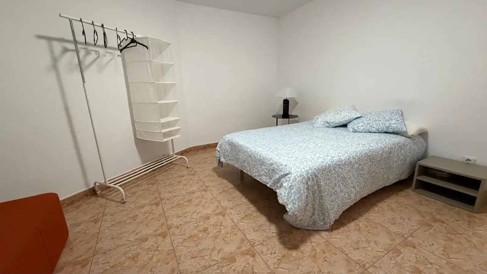 Habitación de Piso para compartir en La Almunia de Doña Godina  con Calefacción, Terraza y Amueblado