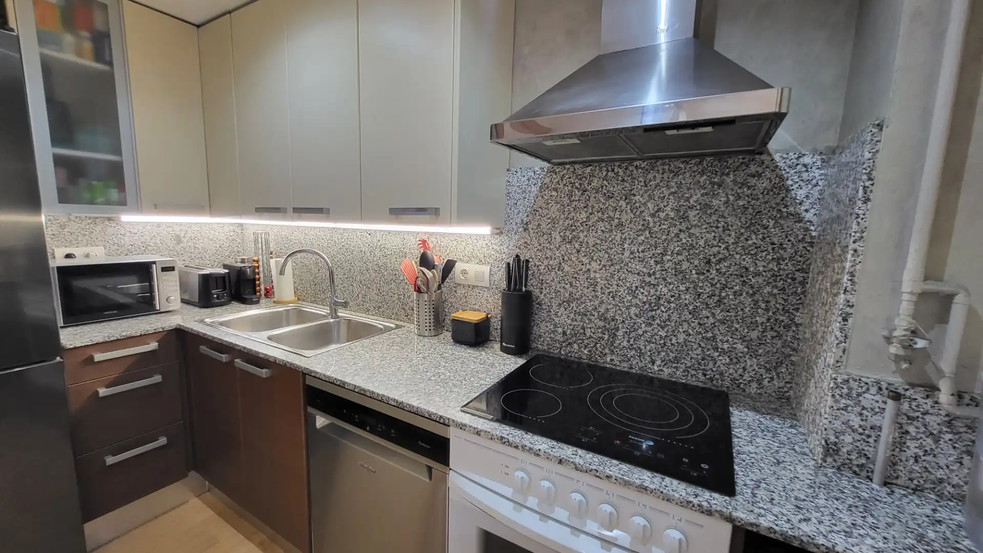 Cocina de Piso en venta en Cerdanyola del Vallès con Aire acondicionado, Calefacción y Parquet