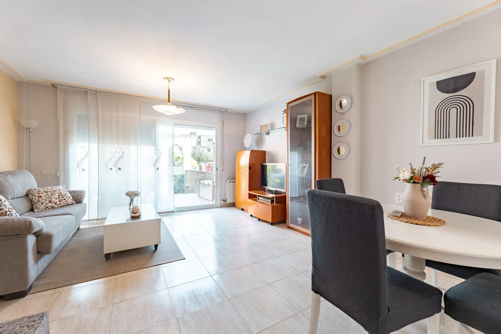 Sala de estar de Casa adosada en venta en Martorell con Aire acondicionado, Calefacción y Jardín privado