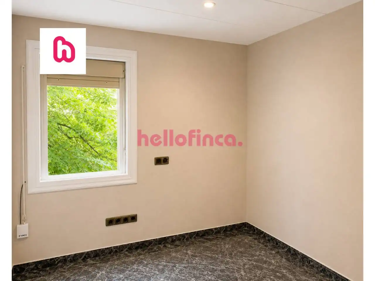 Habitación de Piso en venta en Terrassa con Trastero y Alarma