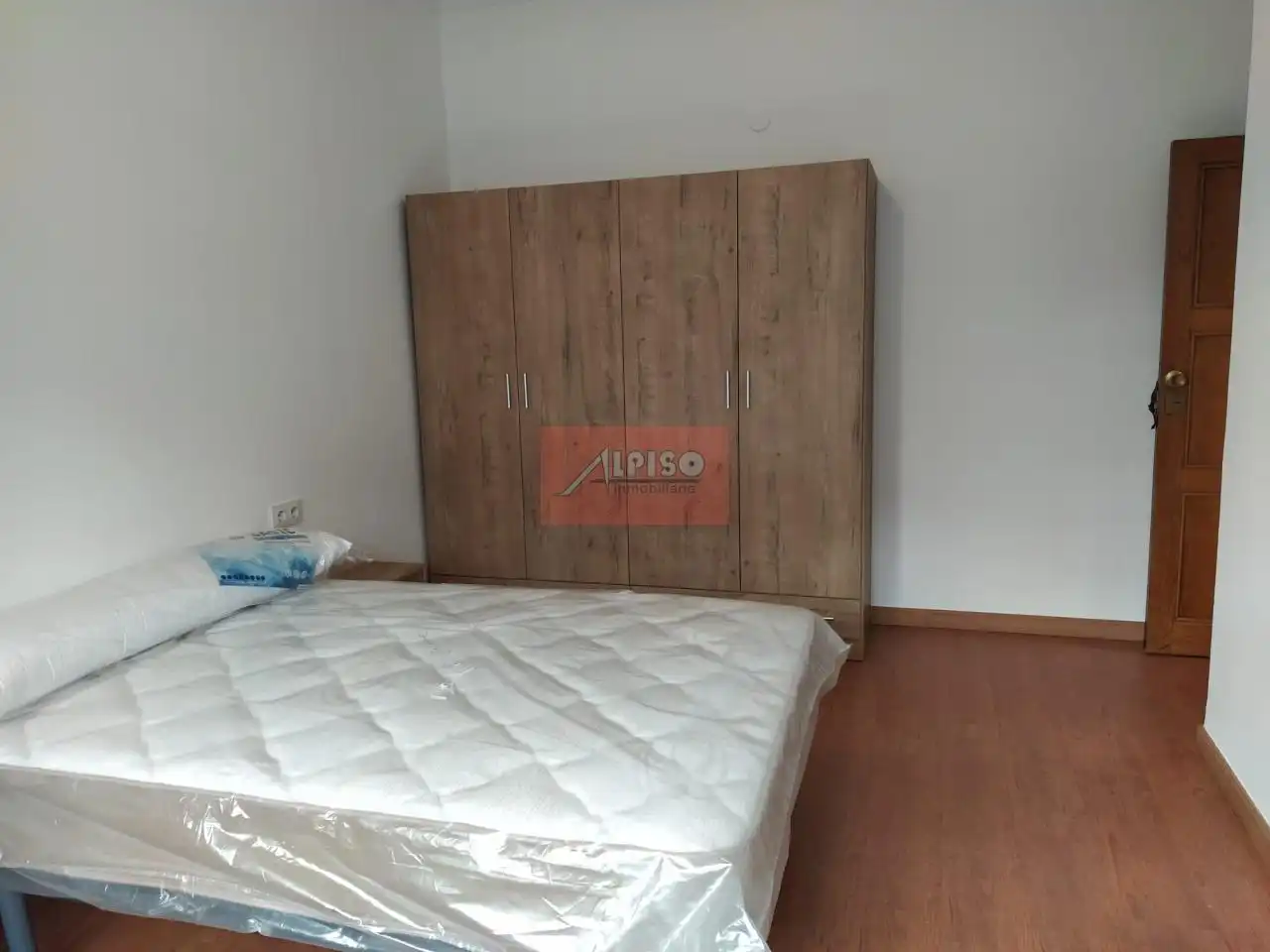 Habitación de Piso de alquiler en Ourense Capital  con Calefacción, Amueblado y Balcón