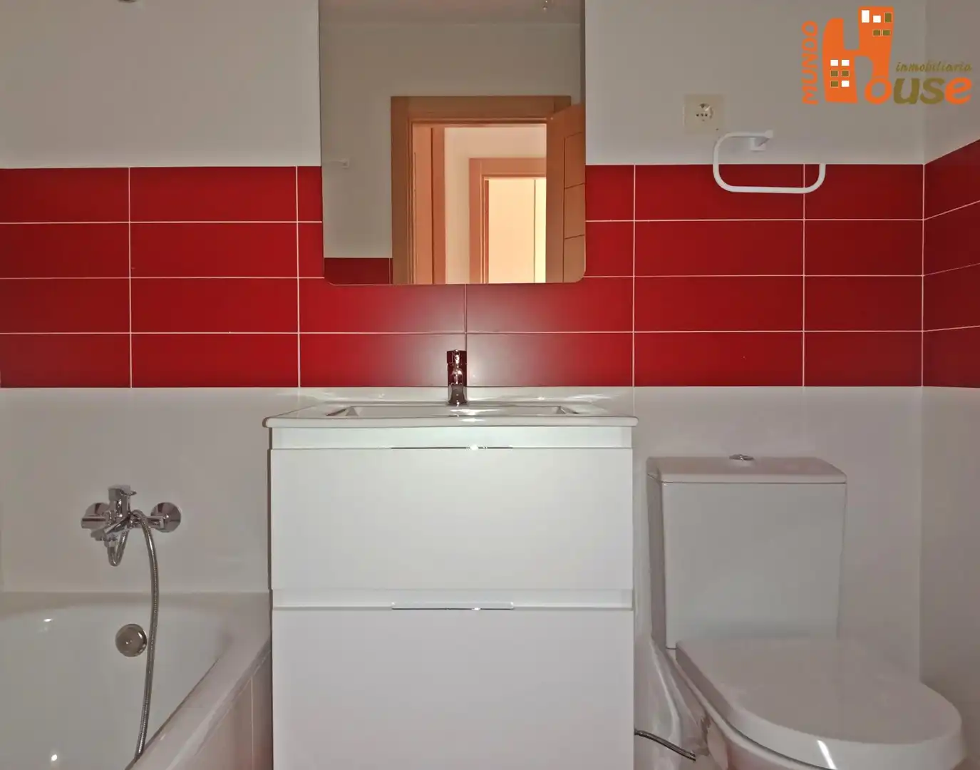 Baño de Piso de alquiler en Real Sitio de San Ildefonso con Calefacción, Trastero y Balcón