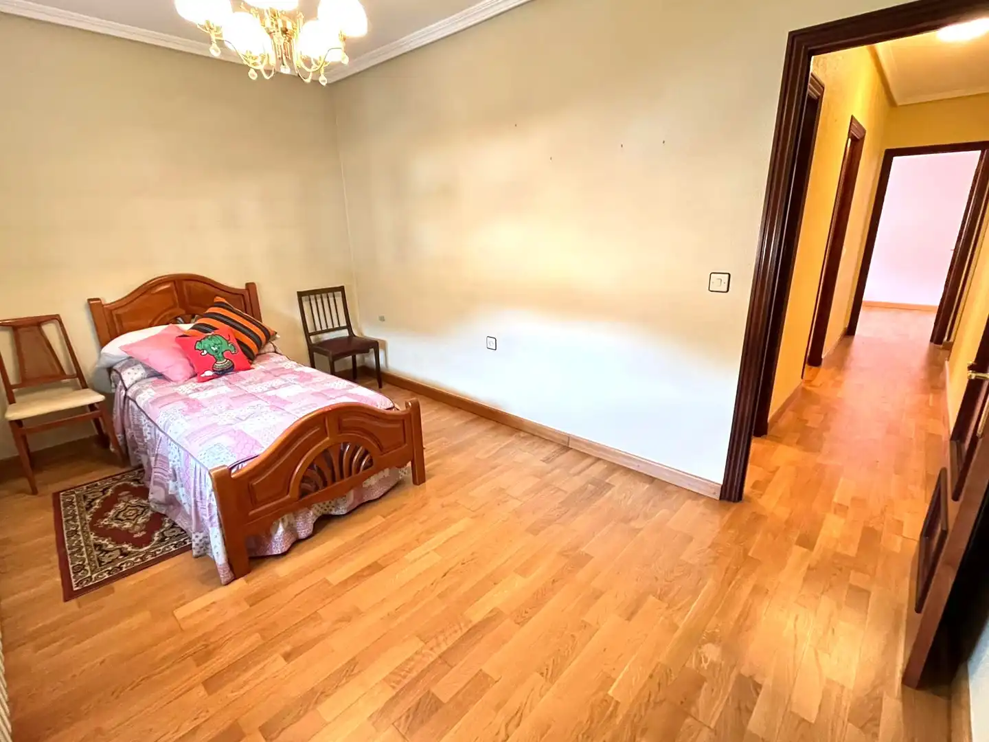 Habitación de Piso en venta en Cuéllar con Calefacción, Parquet y Trastero