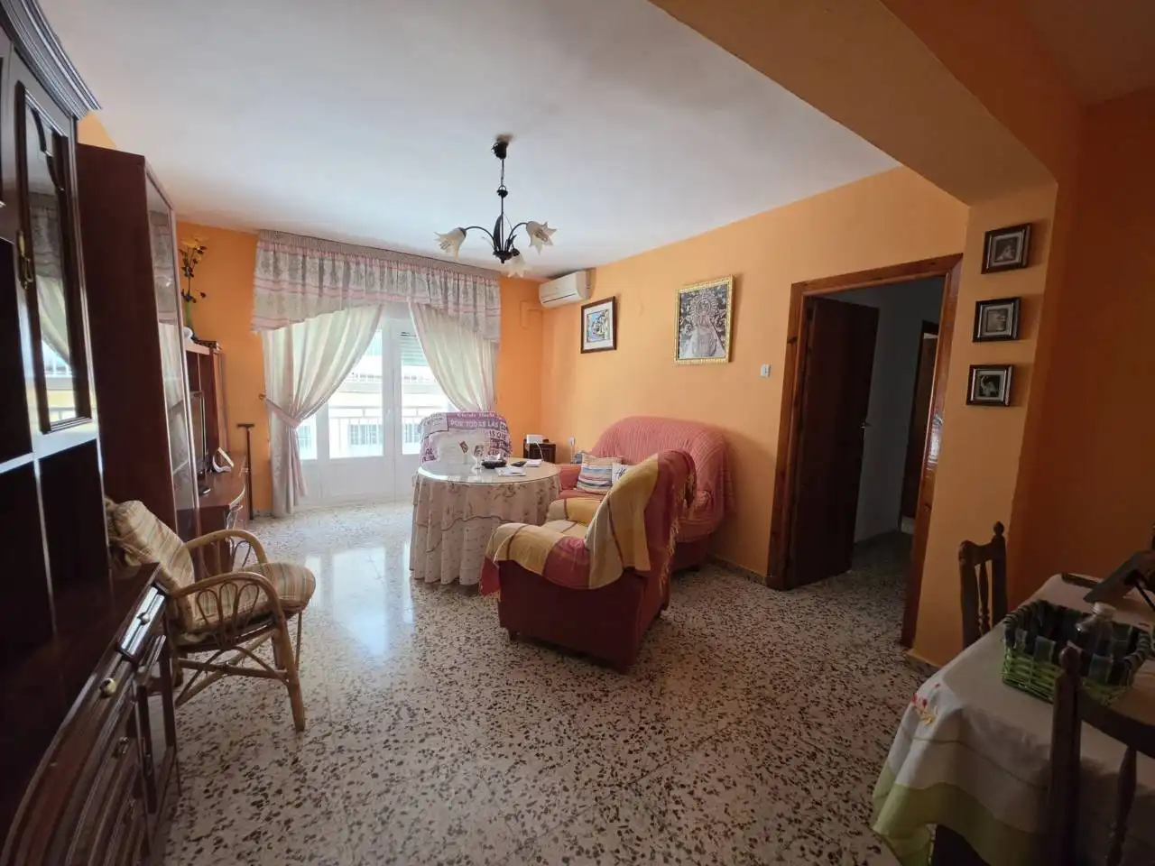 Sala d'estar de Pis en venda en Baza amb Traster