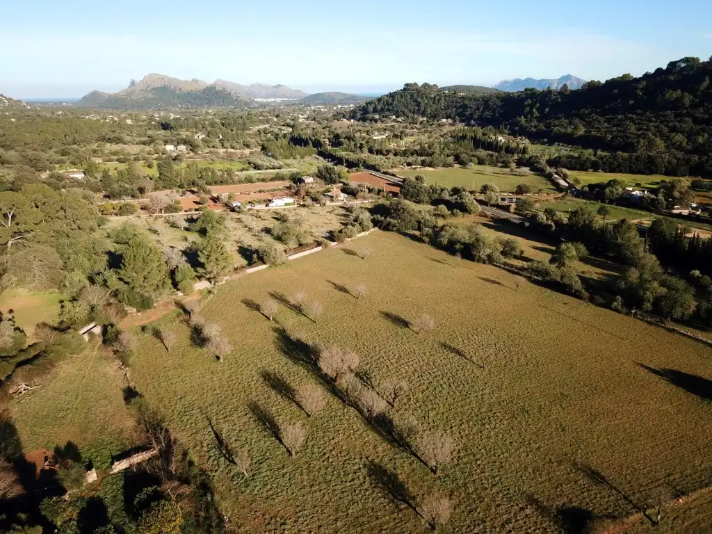 Vista exterior de Finca rústica en venda en Pollença amb Jardí privat