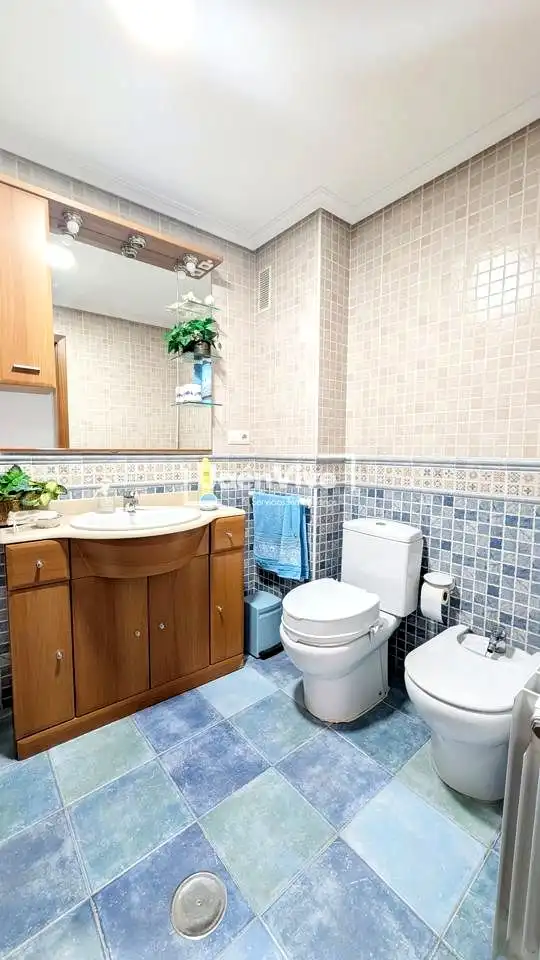 Baño de Piso en venta en Jaén con Aire acondicionado, Calefacción y Trastero