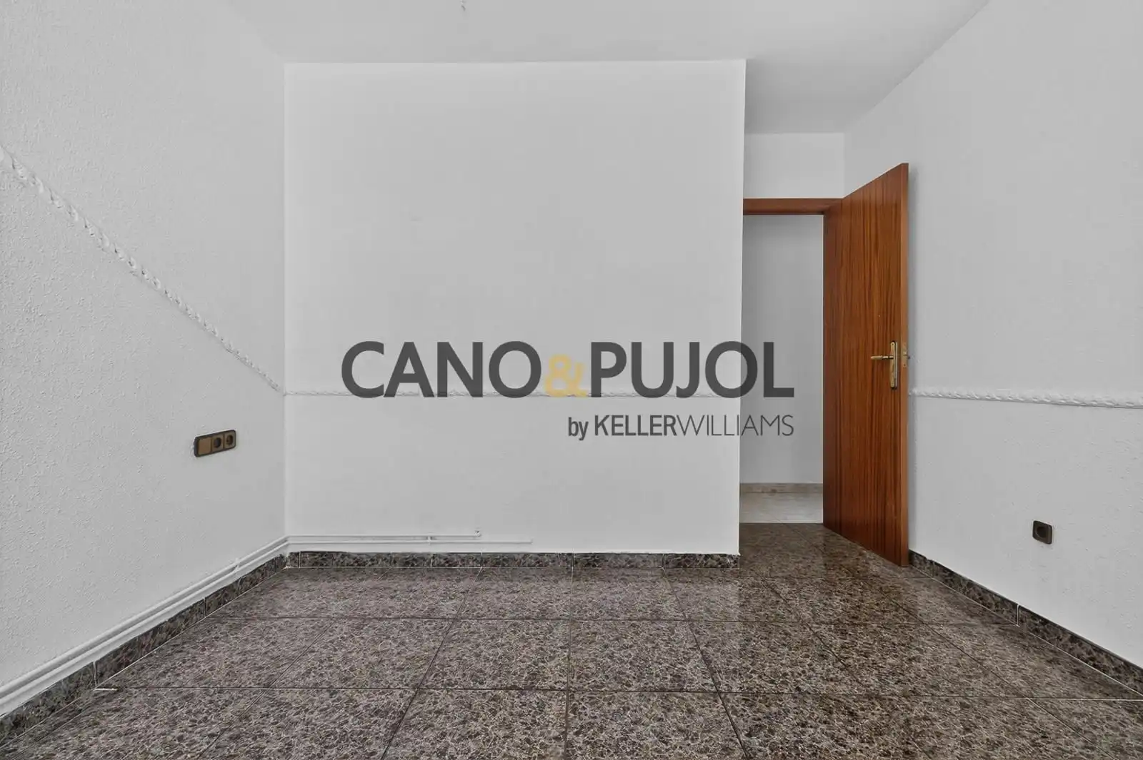 Piso en venta en Palau-solità i Plegamans con Calefacción y Terraza