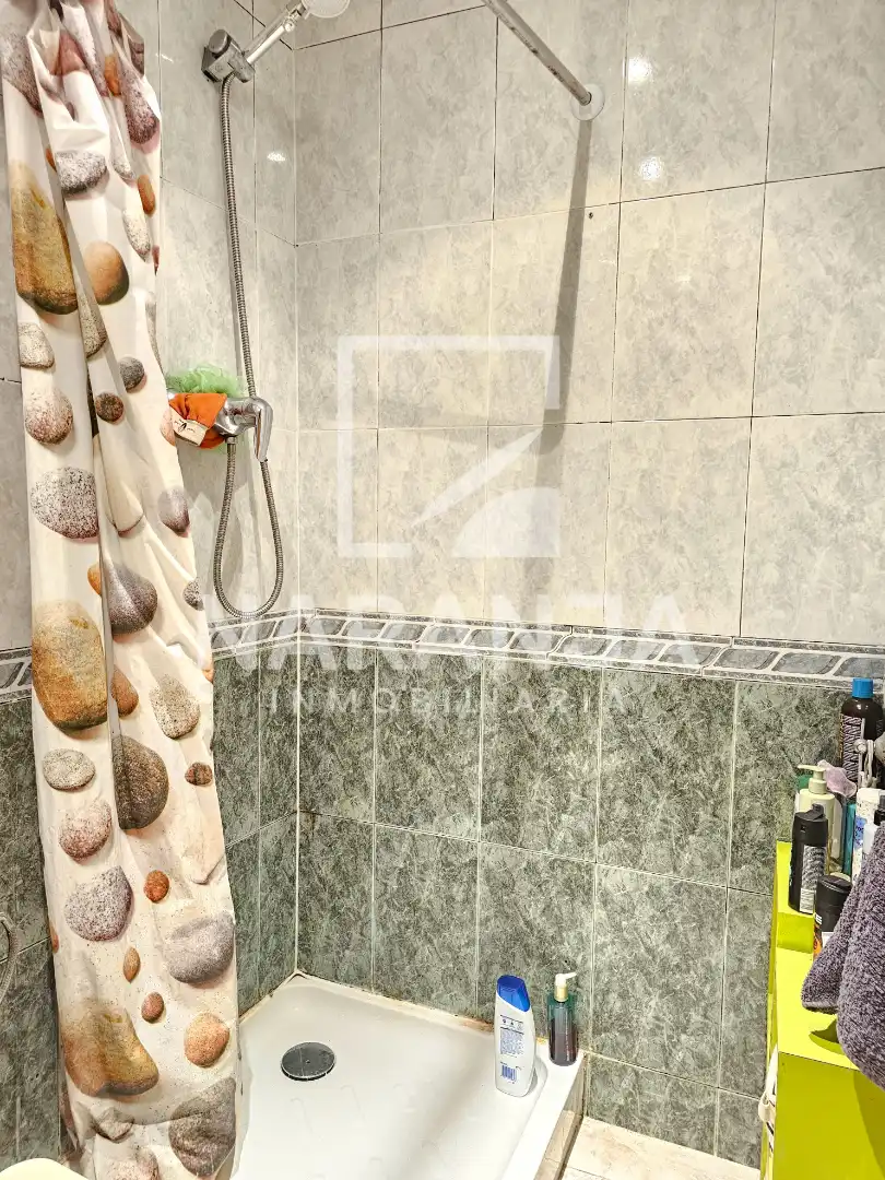Bathroom of Flat for sale in Barcelona