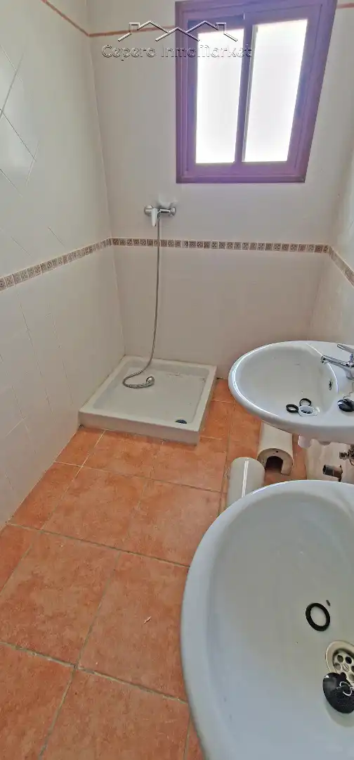 Badezimmer von Einfamilien-Reihenhaus zum Verkauf in El Puerto de Santa María mit Privatgarten und Balkon