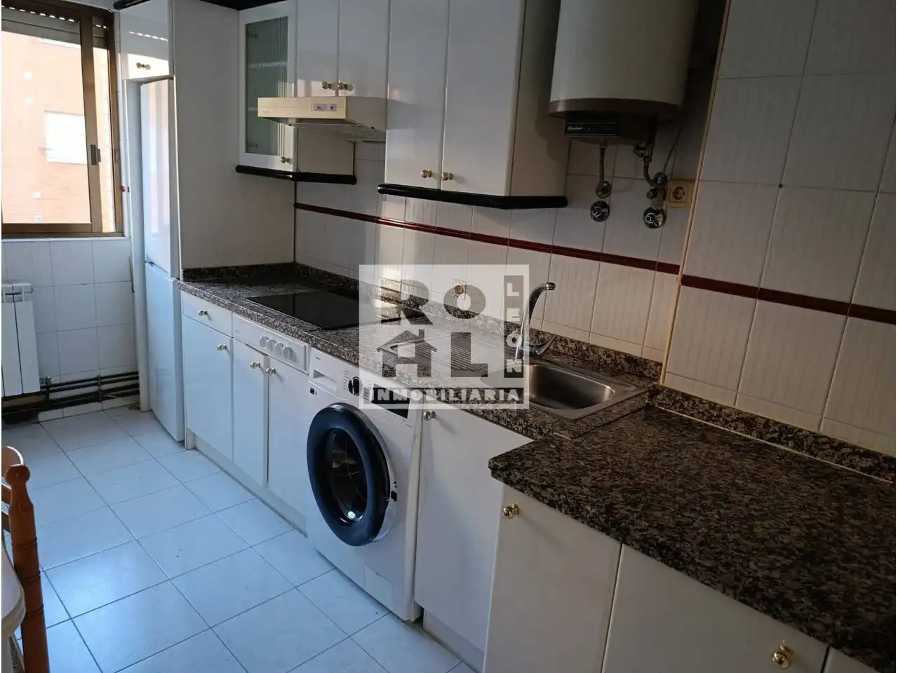 Cocina de Piso en venta en León Capital  con Calefacción, Terraza y Trastero
