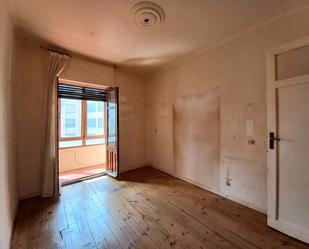 Dormitori de Pis en venda en Burgos Capital amb Parquet, Terrassa i Traster