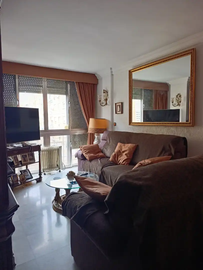 Living room of Flat for sale in Sevilla  with Furnished and Balcony