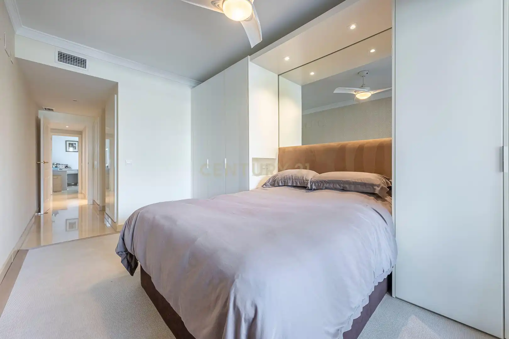 Habitación de Apartamento en venta en Marbella con Aire acondicionado, Jardín privado y Trastero