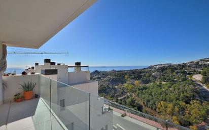 Vista exterior de Apartament en venda en Benalmádena amb Aire condicionat, Terrassa i Traster