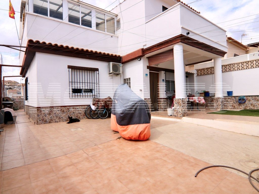 Vista exterior de Casa o xalet en venda en Mazarrón amb Balcó