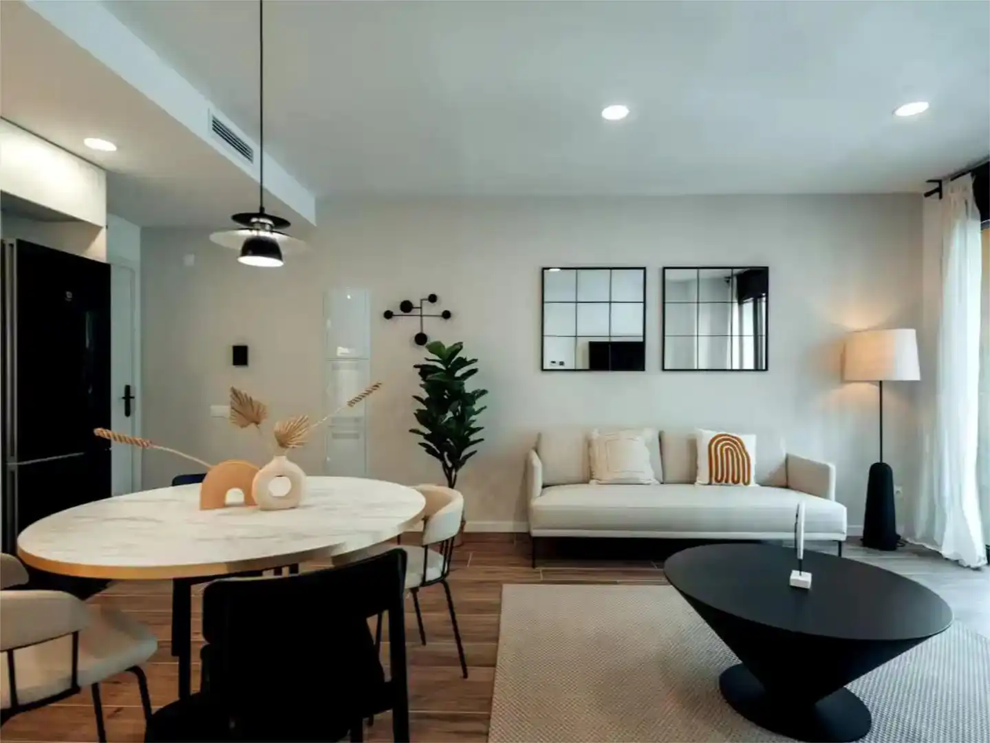 Living room of Apartments for rent in  Barcelona Capital  with Air Conditioner and Balcony