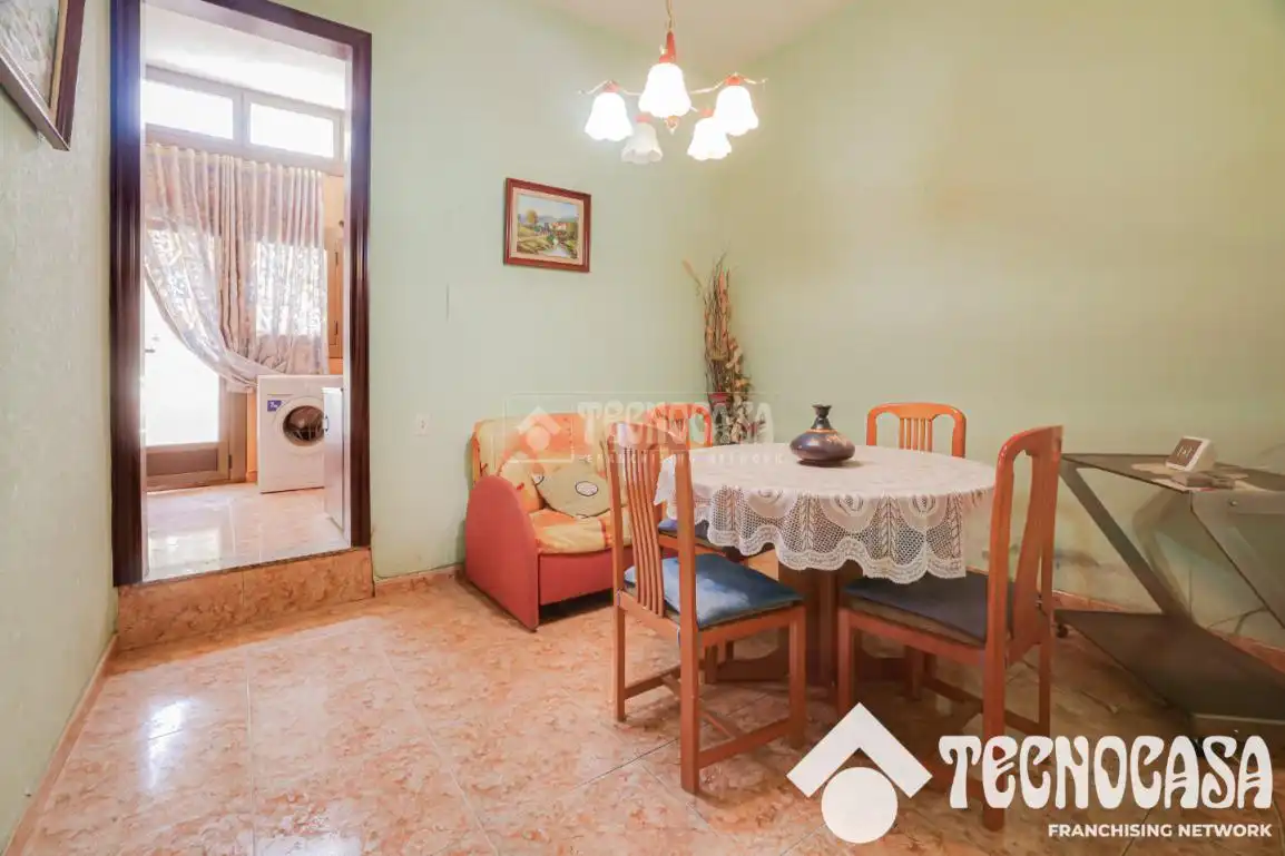 Menjador de Casa o xalet en venda en Barcelona amb Jardí privat i Terrassa