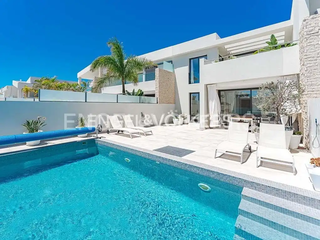 Casa con piscina en venta en Costa Adeje, imagen 3