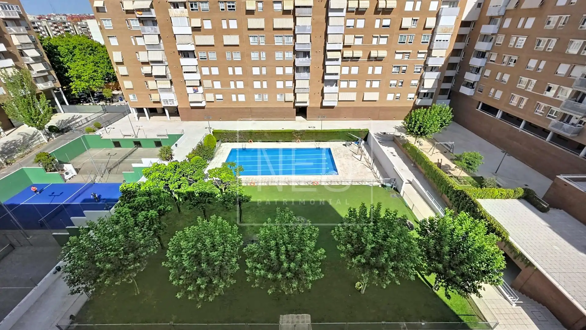 Schwimmbecken von Wohnung zum Verkauf in Alcorcón mit Klimaanlage, Heizung und Privatgarten